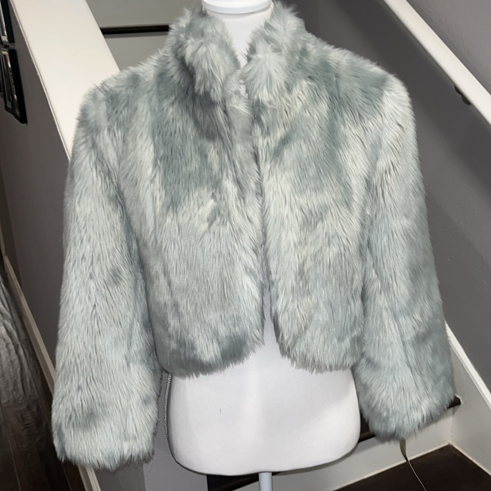 Ideology Icy Blue Faux Fur Jacket. Absolutely stunning shades of blues. Lg